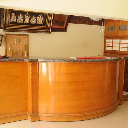 Hotel Agarala Residency ティルパティ エクステリア 写真