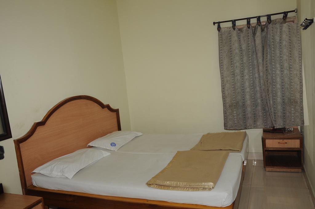 Hotel Agarala Residency ティルパティ エクステリア 写真