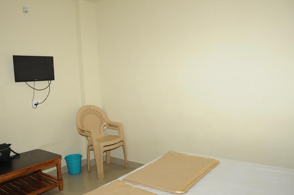 Hotel Agarala Residency ティルパティ エクステリア 写真