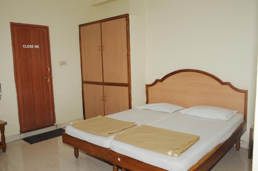 Hotel Agarala Residency ティルパティ エクステリア 写真